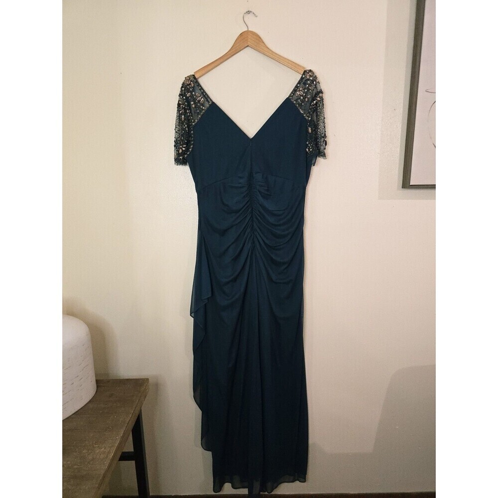 Xscape Emerald Green Formal Gown Size 18 Beaded Sleeve Ruched Evening - Picture 7 of 15